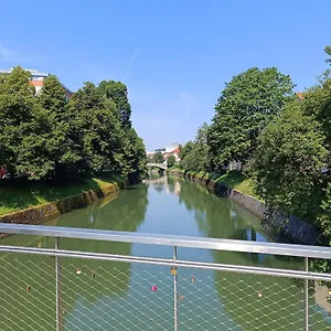 https://quiet-central-gem.hotels-in-ljubljana.com