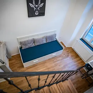 https://rhino-studios.hotels-in-ljubljana.com