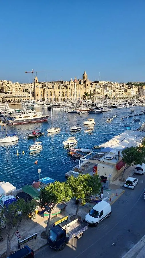 Entire Senglea Seaview Town House Villa